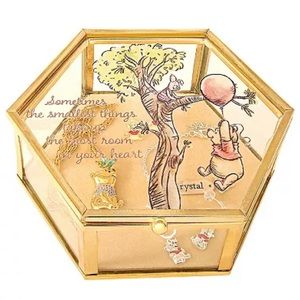 ❤️today $75❤️ As a Winnie The Pooh fan, you'll adore storing your precious